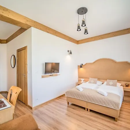 게스트하우스 Miodowy Dworek