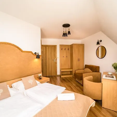 Miodowy Dworek Guest house *