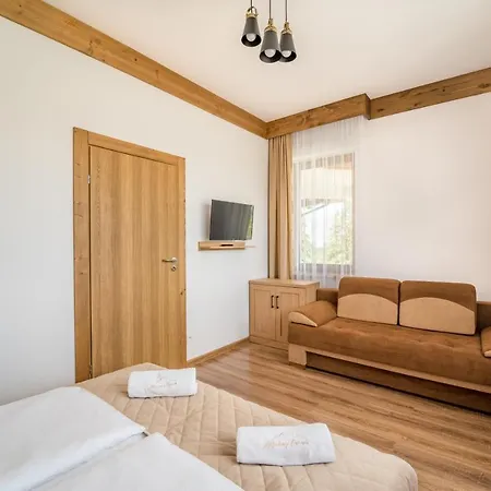 Miodowy Dworek Guest house *