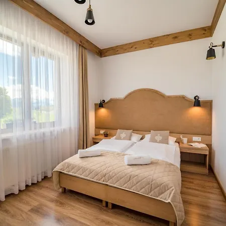 Miodowy Dworek Guest house *