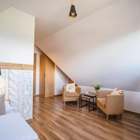 Guest house Miodowy Dworek *