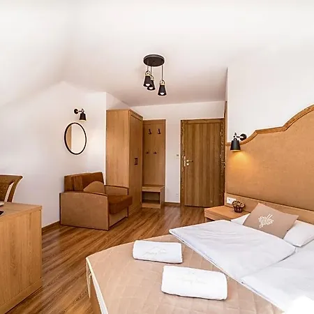 Miodowy Dworek Guest house